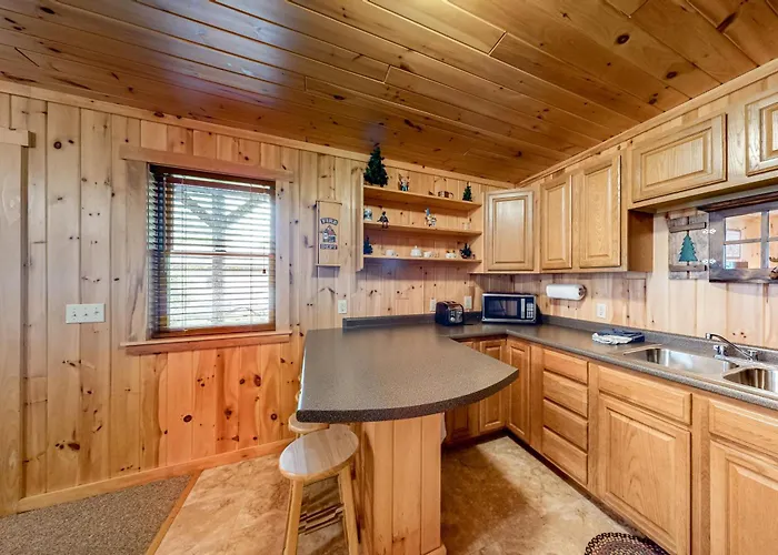Lakeview Cabin #3 First Floor
