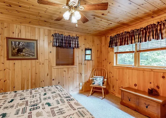 Lakeview Cabin #3 First Floor